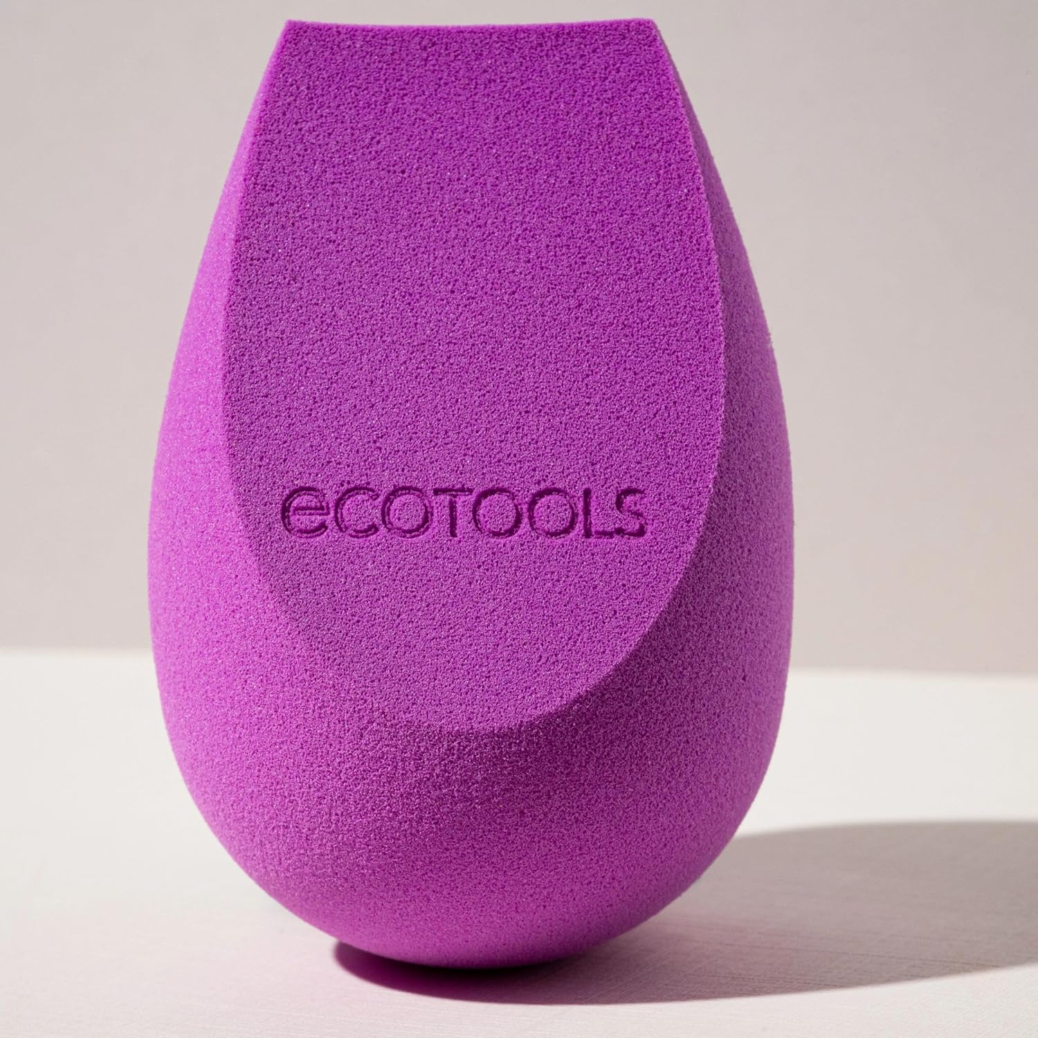 Губка для макияжа EcoTools Bioblender, Биоразлагаемый блендер для макияжа, для жидких и кремовых тональных средств, Устойчивое, бесшовное нанесение, Экологически чистый спонж для красоты, не содержит вредных веществ и латекса, 1 шт, фото 8