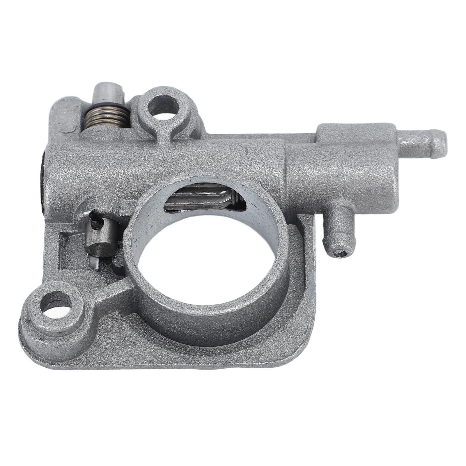 Chainsaw Oil Pump, Iron High Hardness Engine Oil Pump Accessories Practical Reliable Chainsaw Oil Pump Replacement Parts for CS350 CS2600 Oil Pump