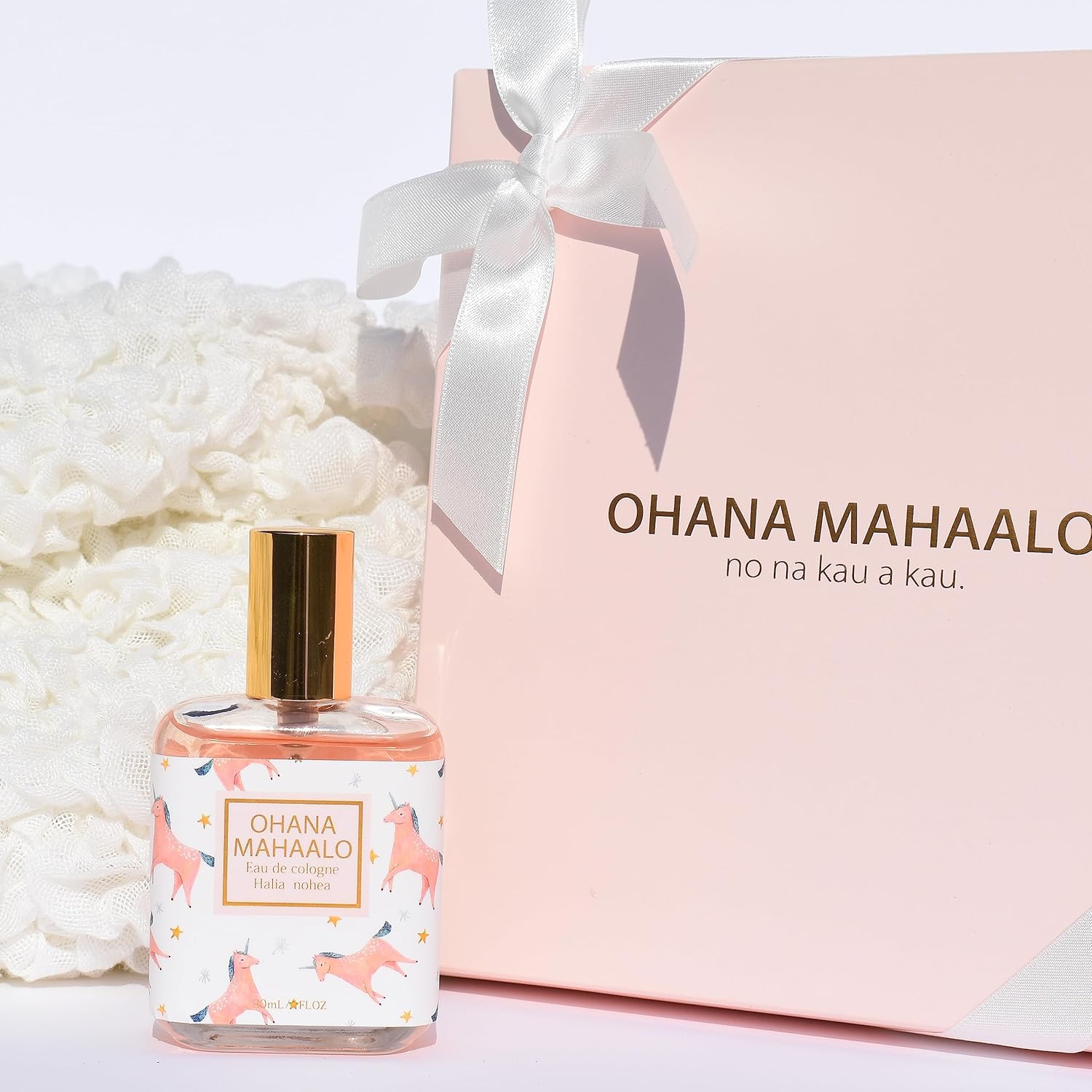 Описание Одеколон Ohana Mahalo Eau Decolon от Harry Nohair — фруктовый женственный цветочный аромат. Объём: 30 мл (1,0 жидк. унции). Аромат относится к фруктово-цветочной группе, имеет женственное звучание. Преимущества - Фруктовые и цветочные ноты создают лёгкий и привлекательный аромат. Комплектация - одеколон Ohana Mahalo Eau Decolon, 30 мл, фото 3