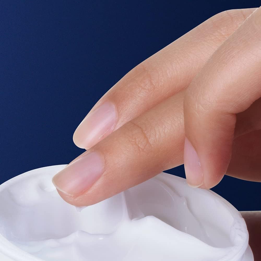 Описание Крем для мужчин от Nivea Men предназначен для антивозрастного ухода за кожей. Средство помогает бороться с признаками старения кожи. Способствует приданию коже упругости и сияния. Преимущества - борьба с морщинами - отбеливающий эффект - предотвращение появления пигментных пятен и веснушек Комплектация - крем для лица, фото 6
